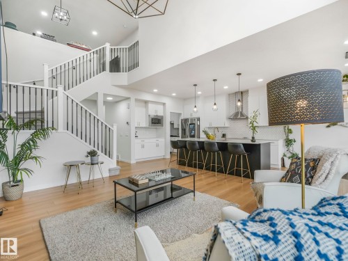 4324 Hawthorn Landing, Edmonton, AB - Indoor Photo Showing Living Room