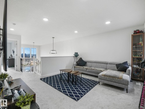 4324 Hawthorn Landing, Edmonton, AB - Indoor Photo Showing Living Room