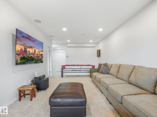 4324 Hawthorn Landing, Edmonton, AB - Indoor Photo Showing Living Room