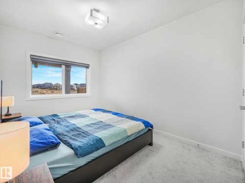 4324 Hawthorn Landing, Edmonton, AB - Indoor Photo Showing Bedroom