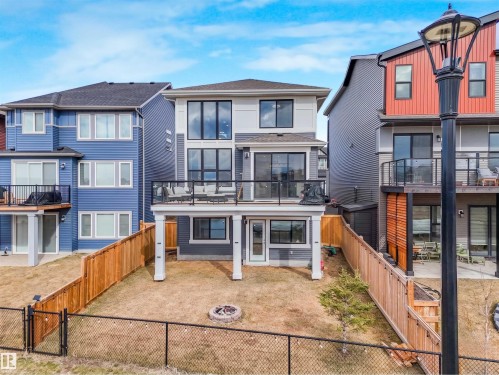 4324 Hawthorn Landing, Edmonton, AB - Outdoor