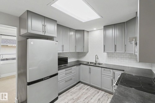 8711 30 Avenue, Edmonton, AB 