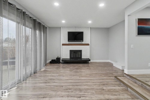 8711 30 Avenue, Edmonton, AB 