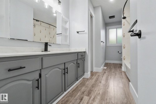 8711 30 Avenue, Edmonton, AB 