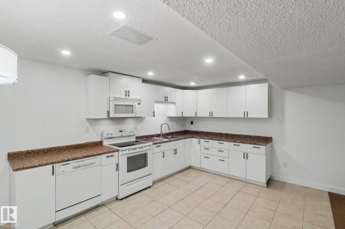 8711 30 Avenue, Edmonton, AB 