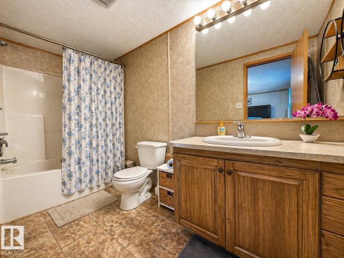 4703 51 Avenue, La Corey, AB - Indoor Photo Showing Bathroom