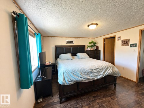 4703 51 Avenue, La Corey, AB - Indoor Photo Showing Bedroom