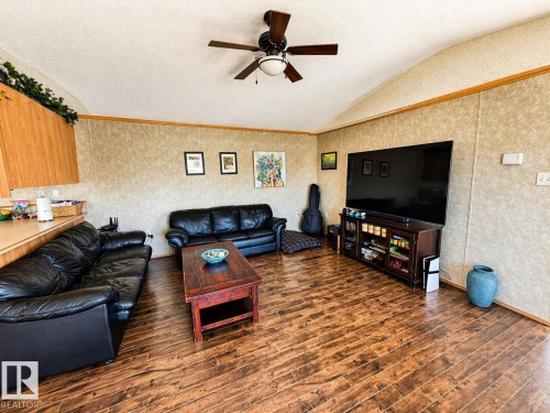 4703 51 Avenue, La Corey, AB - Indoor Photo Showing Living Room