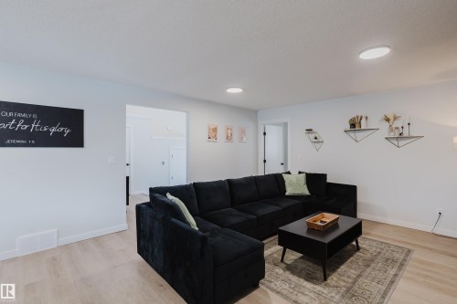 13 Lorraine Crescent, St. Albert, AB - Indoor Photo Showing Living Room
