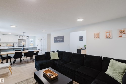 13 Lorraine Crescent, St. Albert, AB - Indoor Photo Showing Living Room