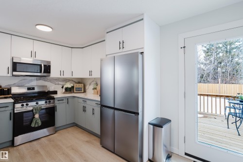 13 Lorraine Crescent, St. Albert, AB - Indoor Photo Showing Kitchen