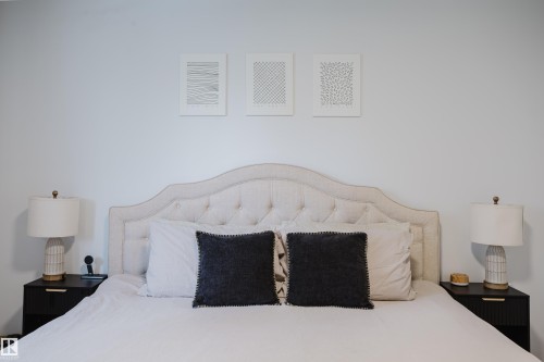 13 Lorraine Crescent, St. Albert, AB - Indoor Photo Showing Bedroom