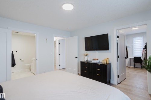 13 Lorraine Crescent, St. Albert, AB - Indoor Photo Showing Bedroom