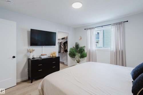 13 Lorraine Crescent, St. Albert, AB - Indoor Photo Showing Bedroom