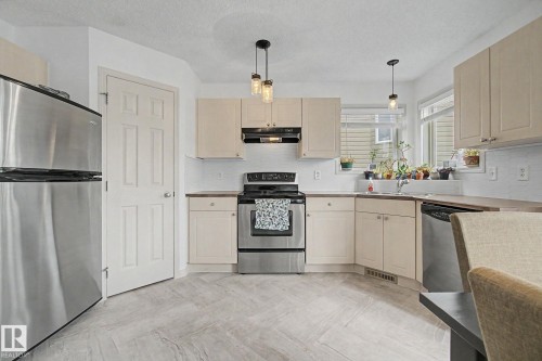 9111 213 Street, Edmonton, AB - Indoor Photo Showing Kitchen