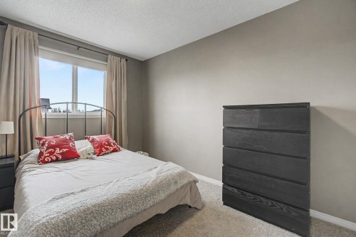 9111 213 Street, Edmonton, AB - Indoor Photo Showing Bedroom