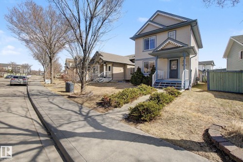 9111 213 Street, Edmonton, AB - Outdoor