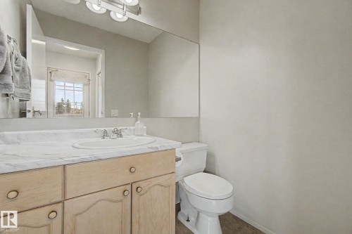141 5 Aberdeen Way, Stony Plain, AB - Indoor Photo Showing Bathroom