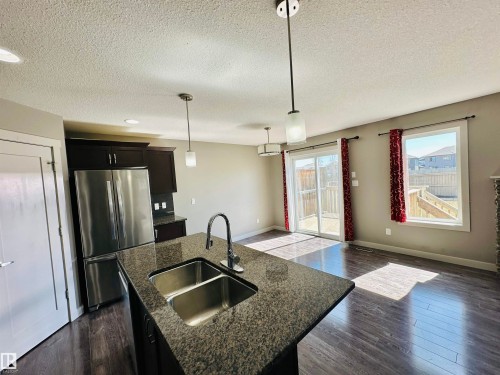 1655 Hammond Crescent, Edmonton, AB - Indoor Photo Showing Kitchen With Double Sink