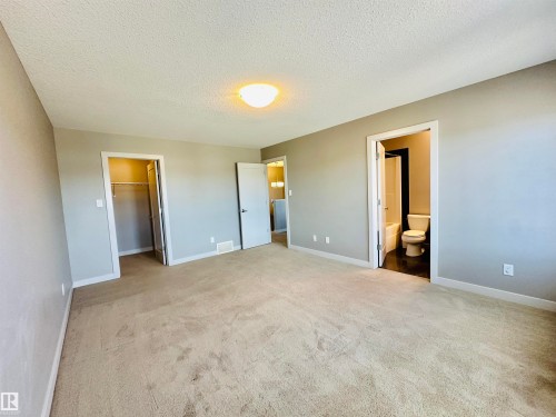 1655 Hammond Crescent, Edmonton, AB - Indoor Photo Showing Other Room