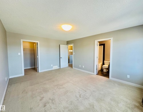 1655 Hammond Crescent, Edmonton, AB - Indoor Photo Showing Other Room