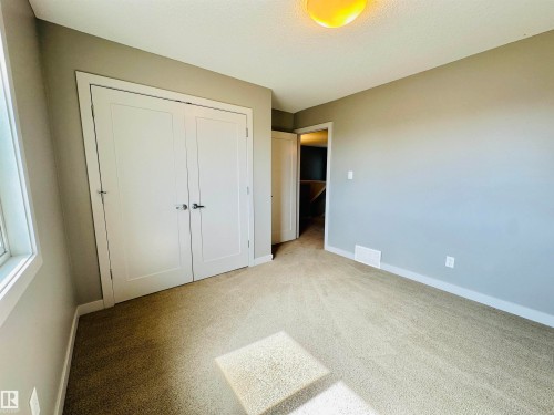 1655 Hammond Crescent, Edmonton, AB - Indoor Photo Showing Other Room