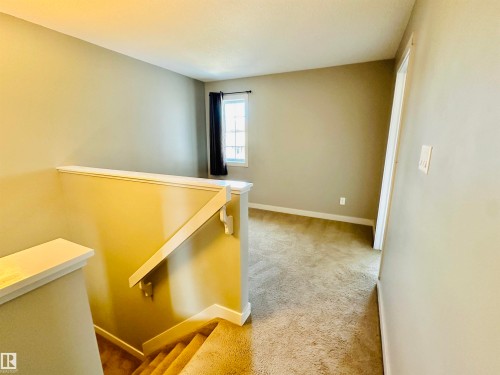 1655 Hammond Crescent, Edmonton, AB - Indoor Photo Showing Other Room