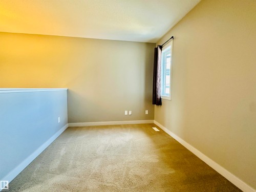 1655 Hammond Crescent, Edmonton, AB - Indoor Photo Showing Other Room
