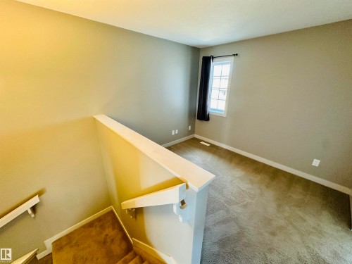 1655 Hammond Crescent, Edmonton, AB - Indoor Photo Showing Other Room
