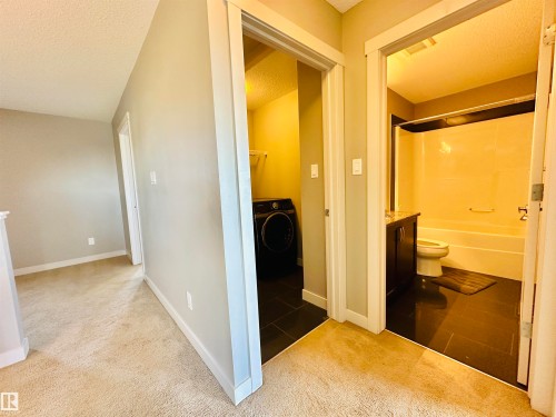 1655 Hammond Crescent, Edmonton, AB - Indoor