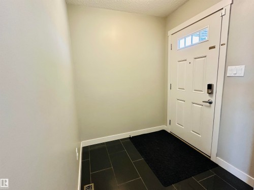 1655 Hammond Crescent, Edmonton, AB - Indoor Photo Showing Other Room