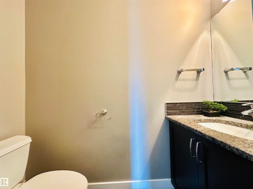 1655 Hammond Crescent, Edmonton, AB - Indoor Photo Showing Bathroom