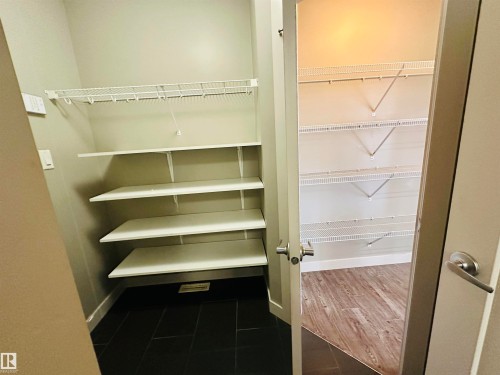 1655 Hammond Crescent, Edmonton, AB - Indoor With Storage