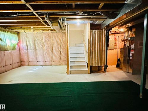 1655 Hammond Crescent, Edmonton, AB - Indoor Photo Showing Basement