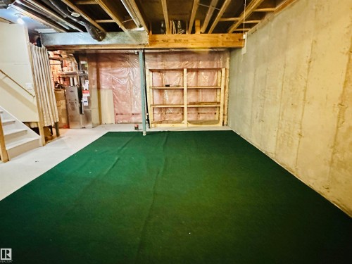 1655 Hammond Crescent, Edmonton, AB - Indoor Photo Showing Other Room