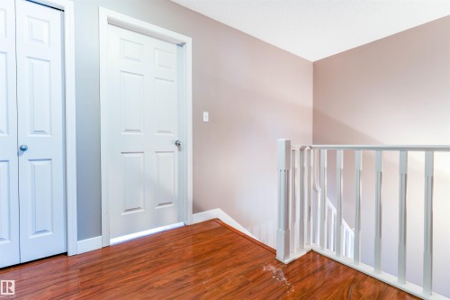 72 2021 Grantham Court, Edmonton, AB - Indoor Photo Showing Other Room