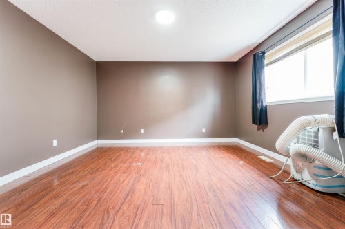 72 2021 Grantham Court, Edmonton, AB - Indoor Photo Showing Other Room