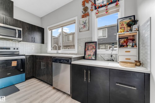 61 215 Saddleback Road, Edmonton, AB - Indoor Photo Showing Kitchen With Stainless Steel Kitchen