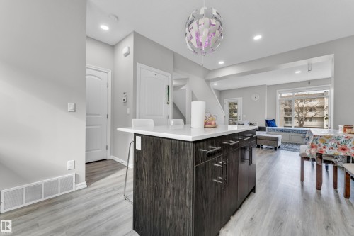 61 215 Saddleback Road, Edmonton, AB - Indoor Photo Showing Kitchen