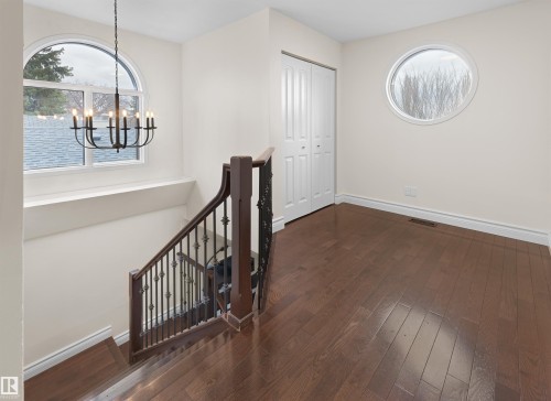 8960 77 Avenue, Edmonton, AB - Indoor Photo Showing Other Room