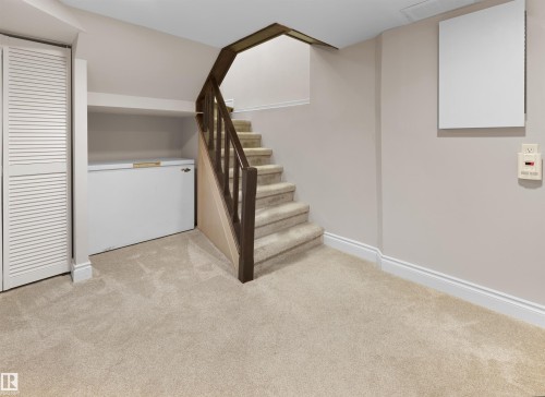 8960 77 Avenue, Edmonton, AB - Indoor Photo Showing Other Room
