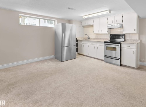 8960 77 Avenue, Edmonton, AB - Indoor Photo Showing Kitchen