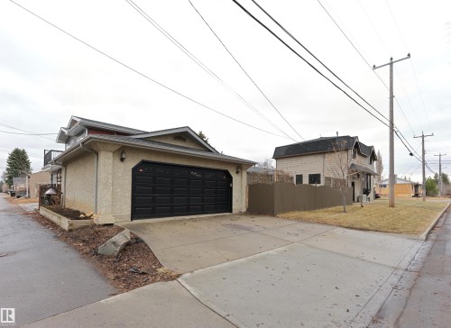 8960 77 Avenue, Edmonton, AB - Outdoor