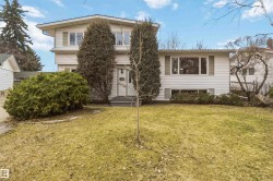 1034 ADAMSON Crescent  Sherwood Park, AB T8A 1E3