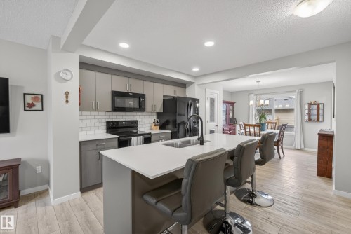 1096 Cy Becker Road, Edmonton, AB - Indoor Photo Showing Other Room