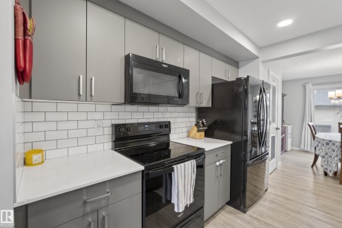 1096 Cy Becker Road, Edmonton, AB - Indoor Photo Showing Kitchen