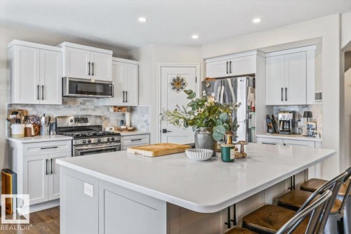 50 Napoleon Crescent, St. Albert, AB - Indoor Photo Showing Kitchen With Upgraded Kitchen