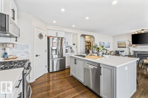 50 Napoleon Crescent, St. Albert, AB - Indoor Photo Showing Kitchen With Upgraded Kitchen
