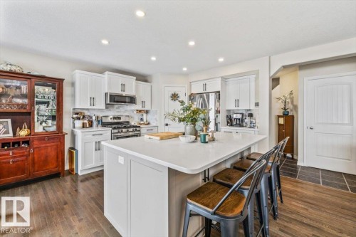 50 Napoleon Crescent, St. Albert, AB - Indoor Photo Showing Kitchen With Upgraded Kitchen