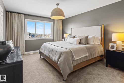 3195 Erlanger Way, Edmonton, AB - Indoor Photo Showing Bedroom